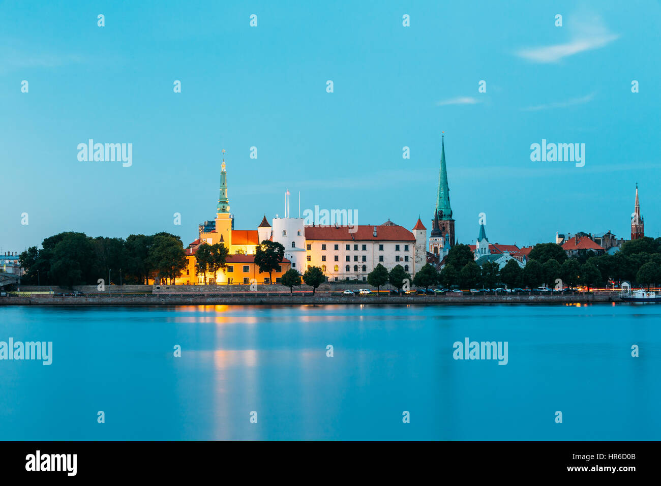La lettonia. Il Castello di Riga, famoso storico culturale storico medievale del tardo classicismo e ufficiali del Presidente Residence sull argine del fiume Daugava ho Foto Stock