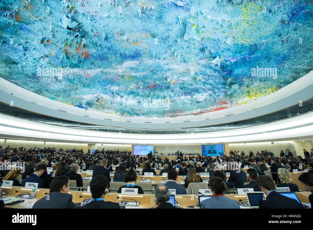 Ginevra, Svizzera. Il 27 febbraio, 2017. I delegati partecipare all'apertura della 34Il Consiglio dei diritti umani (HRC) sessione a Ginevra, Svizzera, 27 febbraio 2017. Credito: Xu Jinquan/Xinhua/Alamy Live News Foto Stock