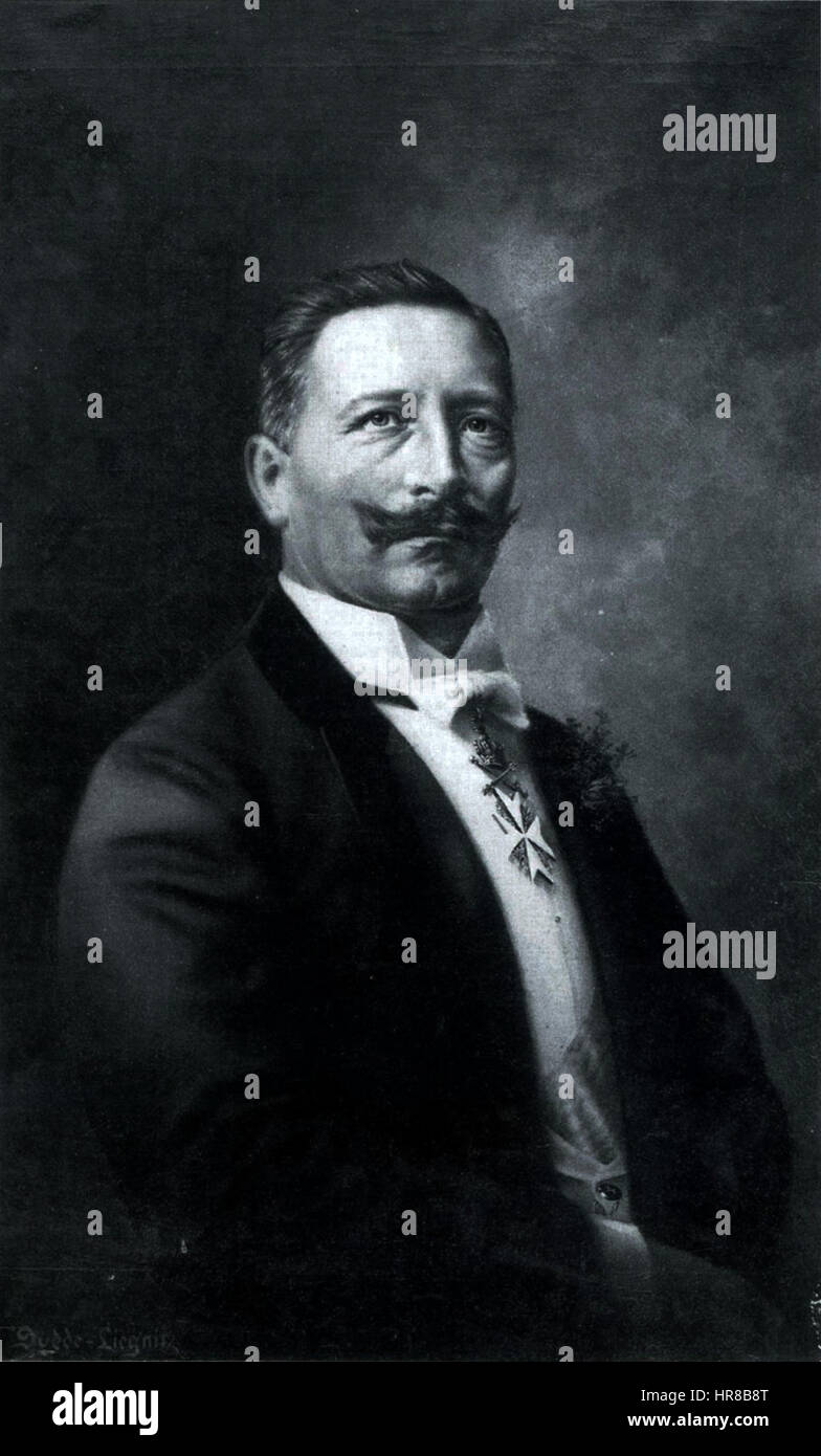 Guglielmo II fu l'ultimo imperatore tedesco e re di Prussia, regnando dal 1888 al 1918. Questo ritratto lo raffigura nelle sue insegne imperiali, riflettendo il suo ruolo nella politica tedesca ed europea durante la prima guerra mondiale e il declino dell'Impero tedesco. Foto Stock