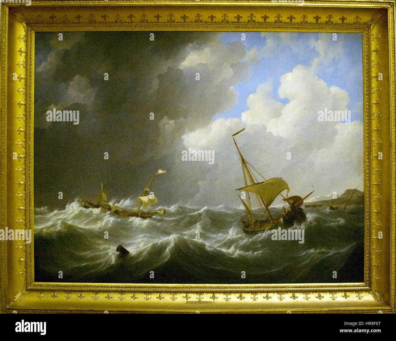 "Tempesta sul mare" è un paesaggio marino dinamico che raffigura una potente tempesta in mare, che mostra la padronanza dell'artista di drammatici effetti meteorologici e acque turbolente in modo espressivo e accattivante. Foto Stock