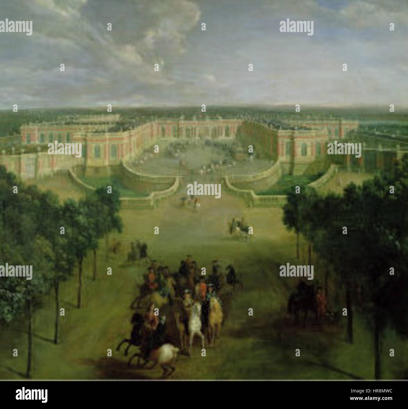 Il Grand Trianon, situato all'interno della Reggia di Versailles, è mostrato in questa vista, raffigurante la sua elegante architettura e i lussureggianti giardini circostanti. Questo piccolo palazzo fu un rifugio per i reali francesi, sottolineando la semplicità e la bellezza in contrasto con la grandezza di Versailles. Foto Stock