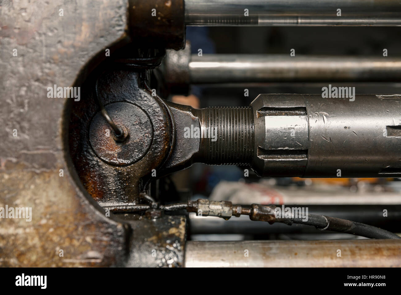 Pistoni idraulici sulla vecchia macchina per colata Foto stock - Alamy