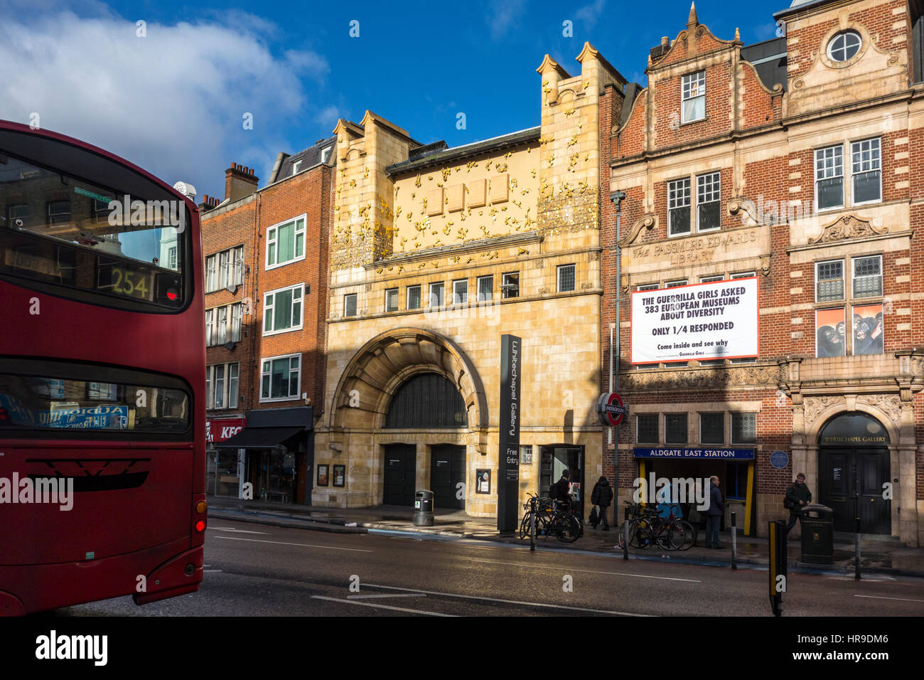 La galleria Whitechapel, Whitechapel High Street, Tower Hamlets, Londra. Progettata da Charles Harrison Townsend, Foto Stock