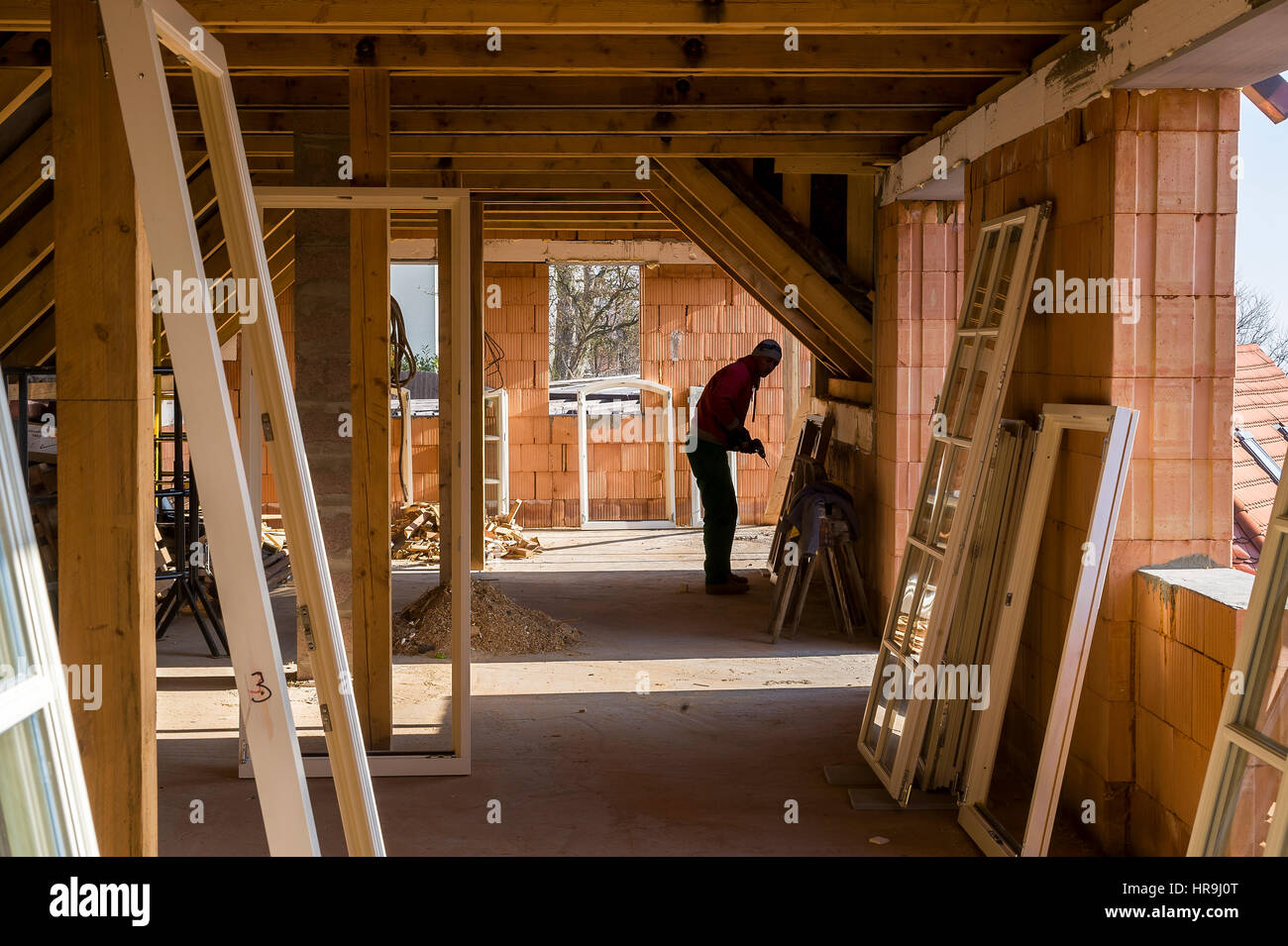 Incompiuta di spazio sul tetto della casa di famiglia Foto Stock