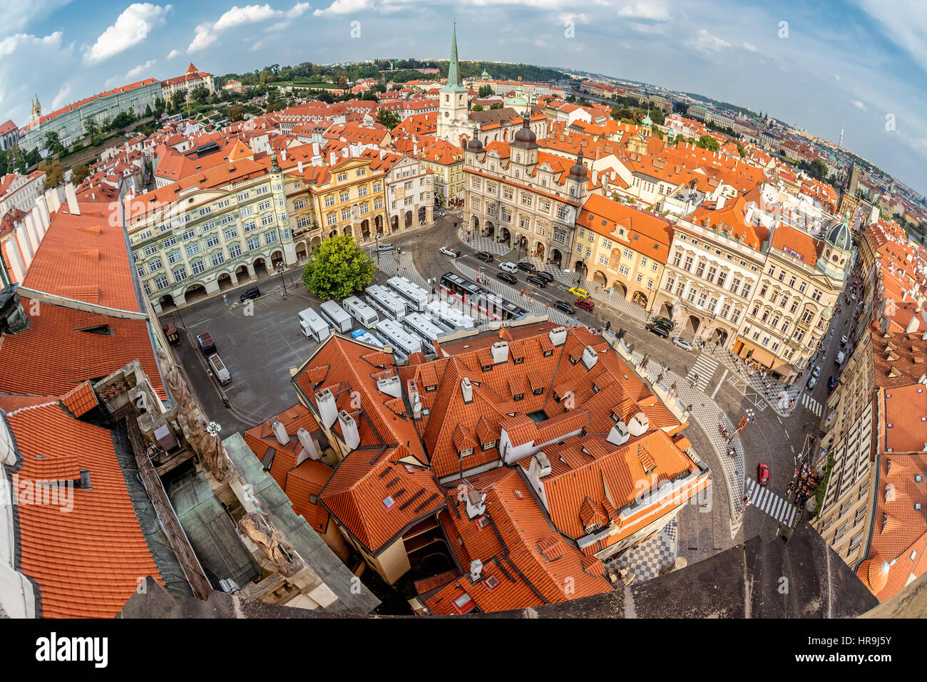 Vista del quartiere Lesser Square (Mala Strana) dalla chiesa di Saint Nicolas. Praga, Repubblica Ceca. Foto Stock