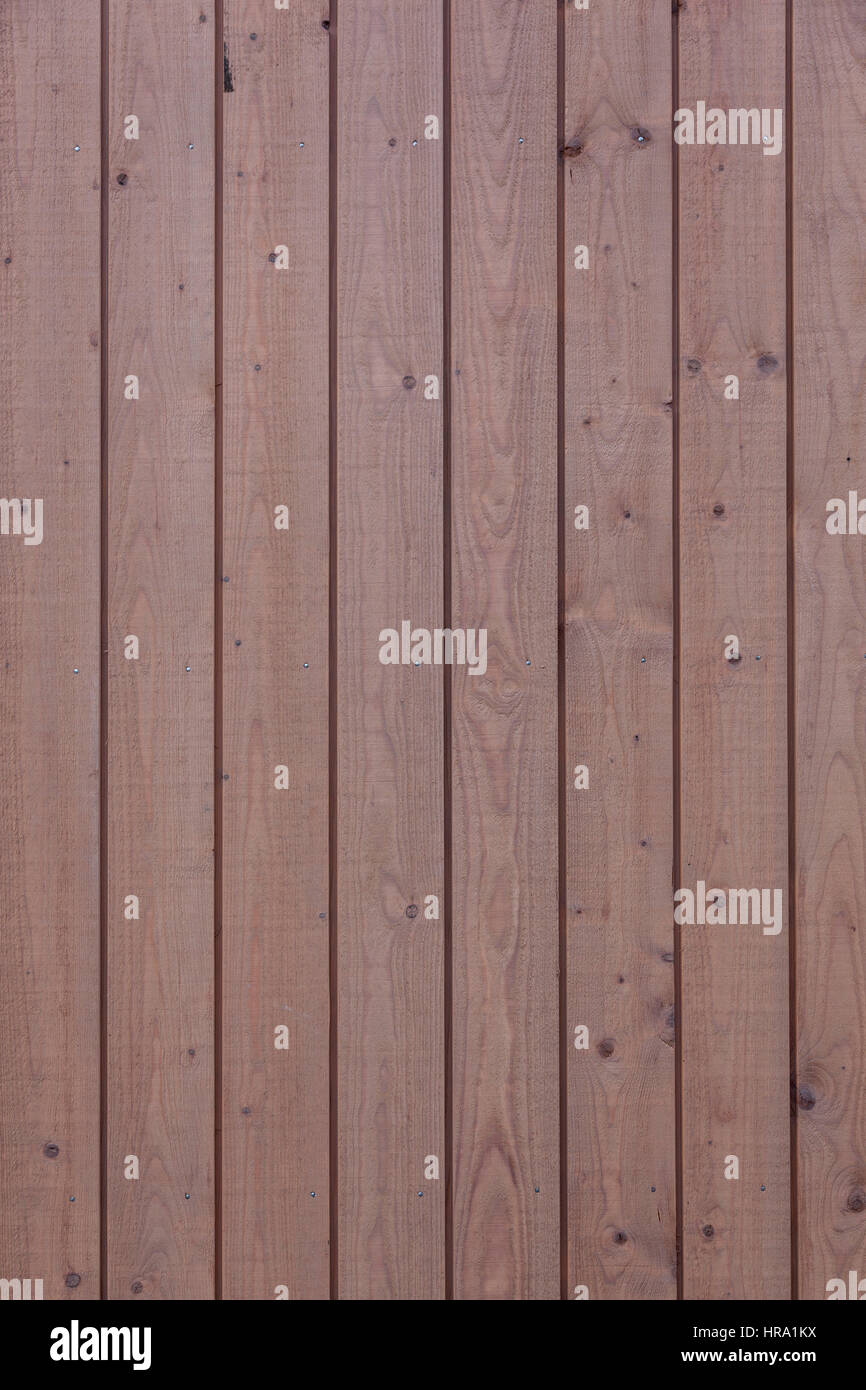 Parte orizzontale di assi verticali con luce vernice marrone Foto Stock