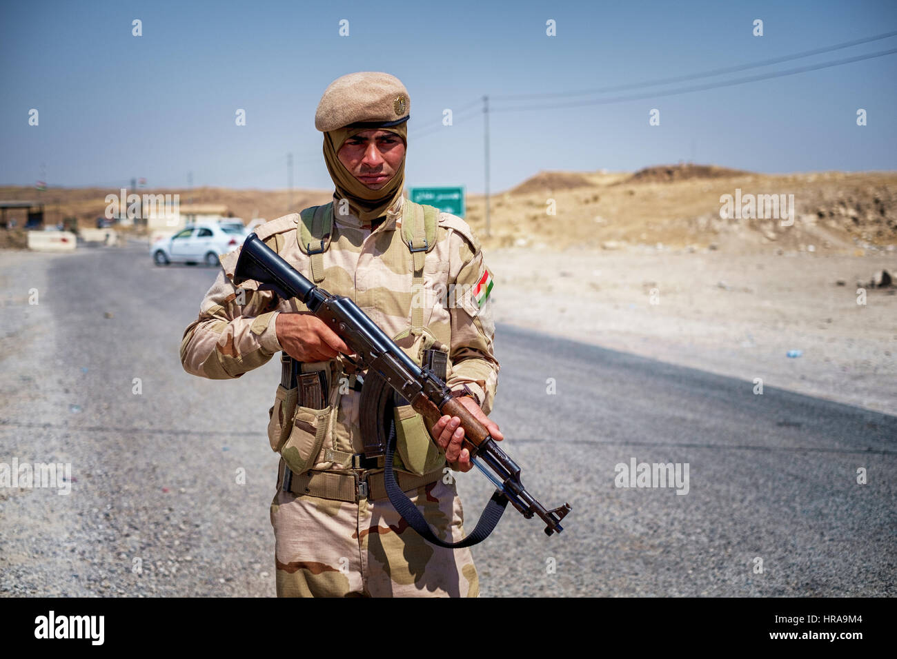 Peshmerga fighters vicino la frontline a ponte mandan kurdistan, iraq Foto Stock