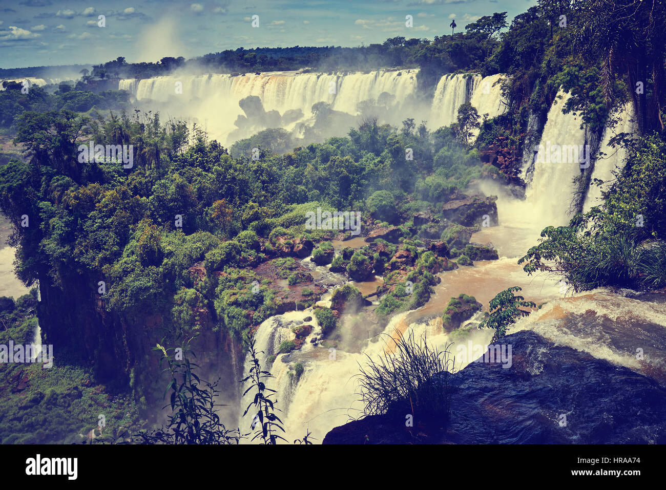 Iguazu Falls (aka Iguassu Falls o Cataratas del Iguazú), Provincia Misiones, Argentina Foto Stock