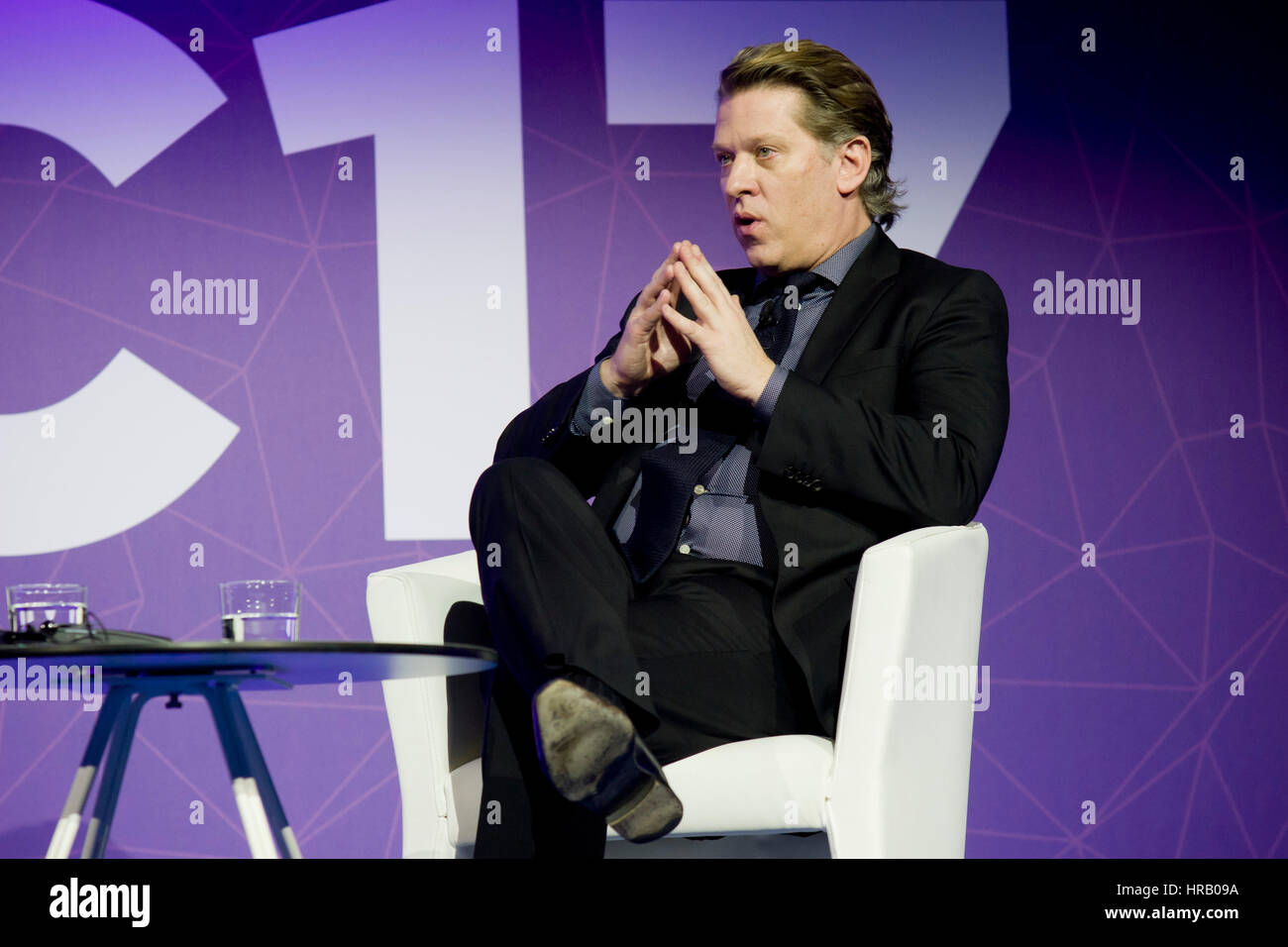 Barcellona, Spagna. 28 Feb, 2017. John Martin, Presidente e CEO di Turner, tiene una conferenza al Mobile World Congress 2017 a Barcellona. Credito: Jordi Boixareu/Alamy Live News Foto Stock