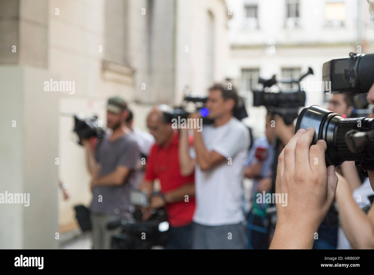 La Plata, Argentina. 28 Feb, 2017. Mass media le telecamere in attesa per la conferenza stampa. Credito: Federico Julien/Alamy Live News Foto Stock
