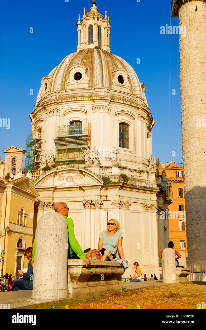 SANTA MARIA DI LORETO CHIESA E Colonna di Traiano, Foro Romano, il centro storico di Roma, Italia. Foto Stock