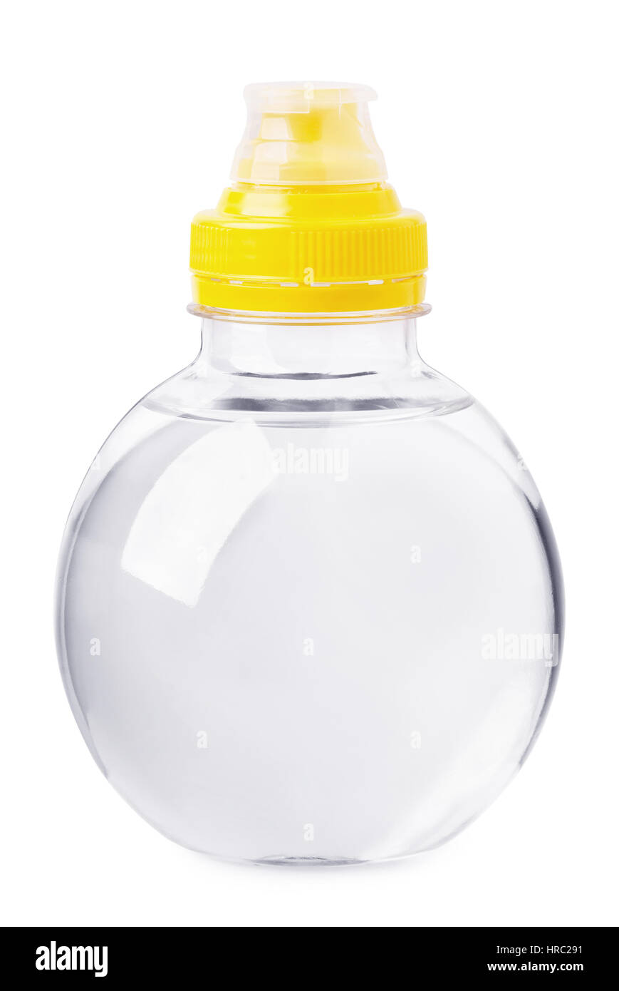 Piccola bottiglia di acqua isolate su uno sfondo bianco Foto Stock