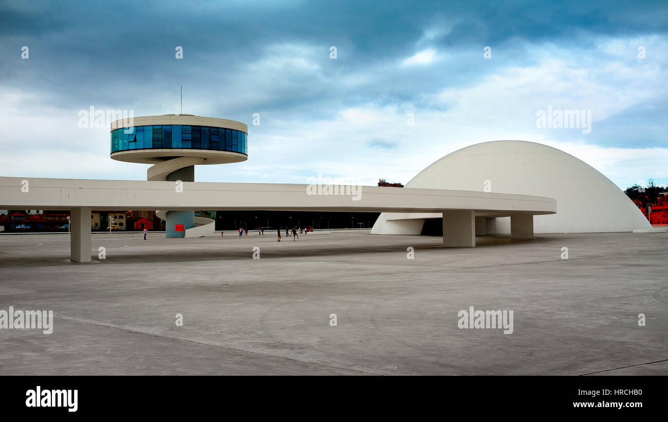 La moderna architettura di Oscar Niemeyer Centro Culturale Internazionale, Spagna Foto Stock