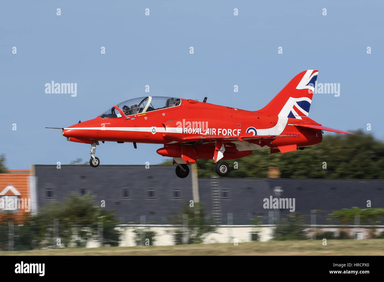 Royal Air Force frecce rosse BAe Hawk T.1 - L'aeroporto di Jersey Foto Stock