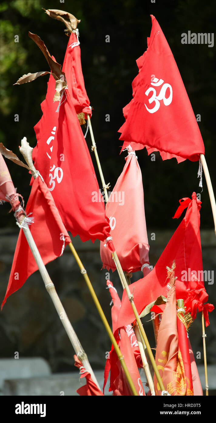 Mauritius Grand Bassin, lago santo, indù santuario, la preghiera, la meditazione, red flag di preghiera, Mauritius, a Grand Bassin, un lago sacro per gli indù di Mau Foto Stock