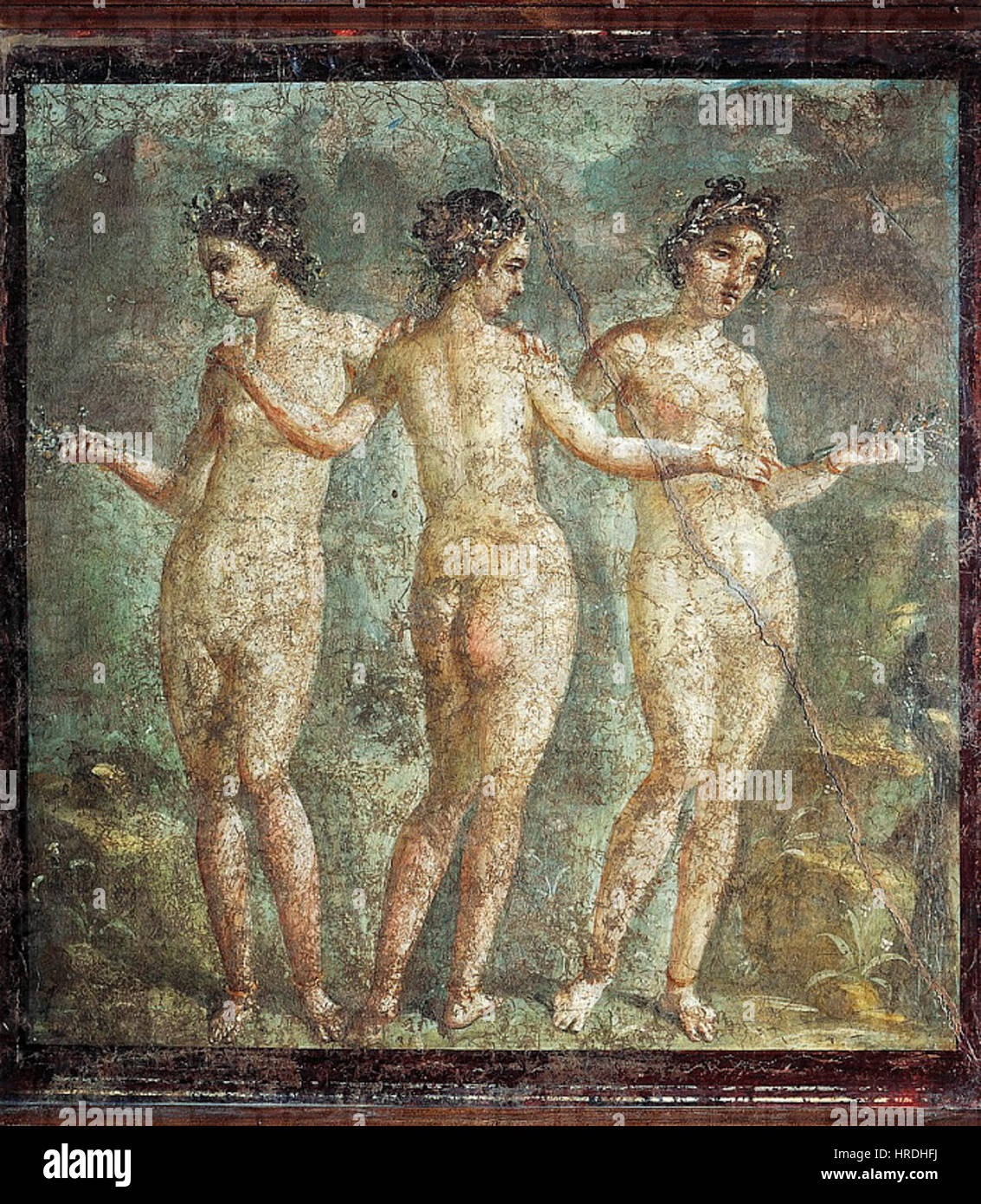 Questo affresco di Pompei raffigura le tre Grazie, rappresentando bellezza, fascino e gioia, mostrando l'antica arte e mitologia romana. Foto Stock