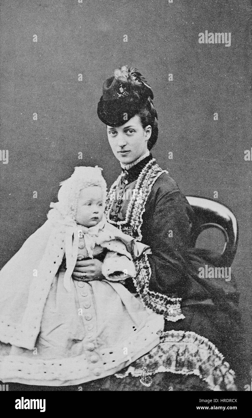 Alexandra, Principessa di Galles, con la principessa Maud Foto Stock