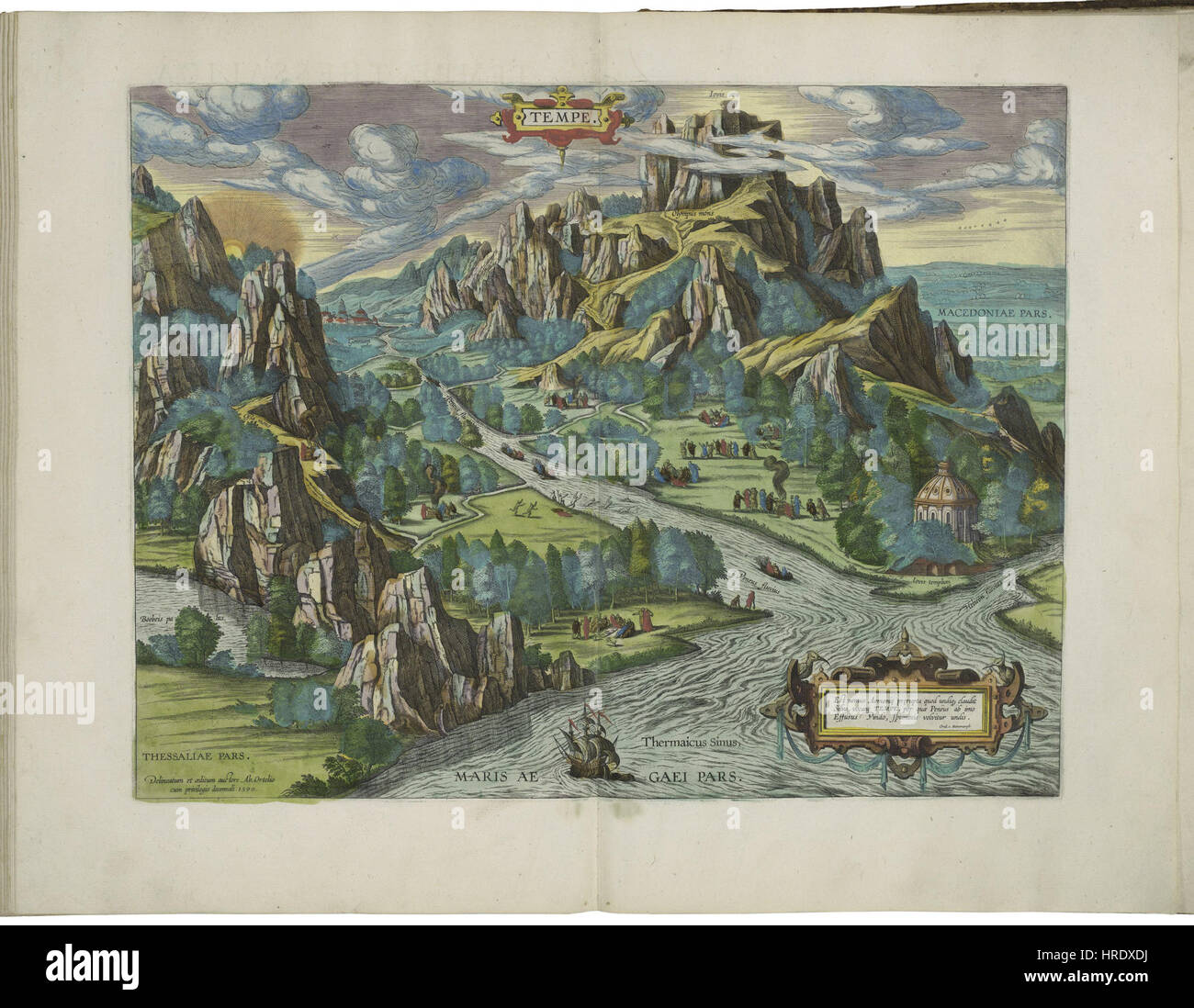 L'immagine di Tempe in Tessaglia di Abraham Ortelius è una mappa storica che mostra il paesaggio della regione. Ortelius, un rinomato cartografo, è noto per le sue dettagliate e accurate raffigurazioni di luoghi geografici. Foto Stock