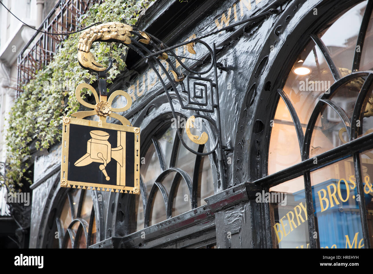 Berry Brothers & Rudd commercianti di vino, St James St, Londra, Inghilterra, Regno Unito Foto Stock