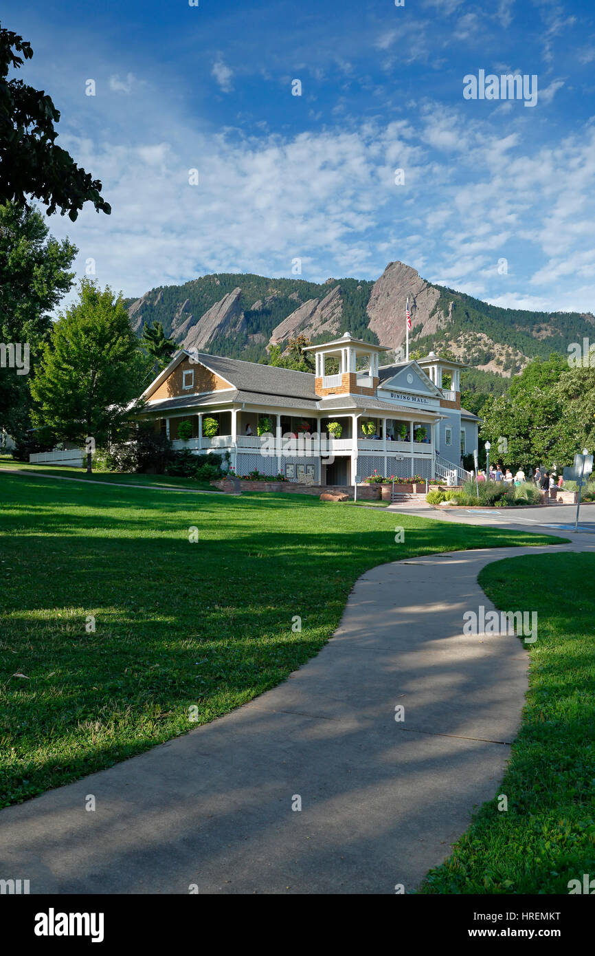 Sala da pranzo (Flatirons in background), Chautauqua Park, Boulder, Colorado, STATI UNITI D'AMERICA Foto Stock