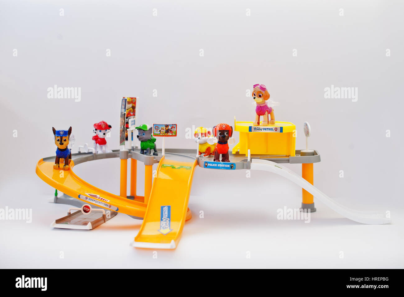 Hai, Ucraina - 1 Marzo 2017: Paw patrol station con la strada. Canadian serie televisiva animata creata da Keith Chapman. Foto Stock