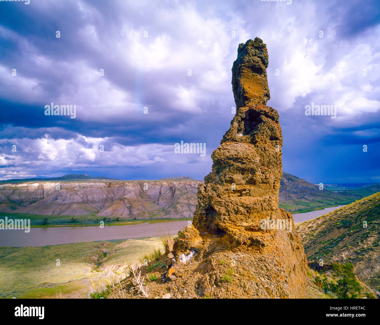 Pinnacle e il fiume Missouri, Missouri superiore si rompe il monumento nazionale, Montana, Fiume Missouri, Lewis e Clark Trail Foto Stock