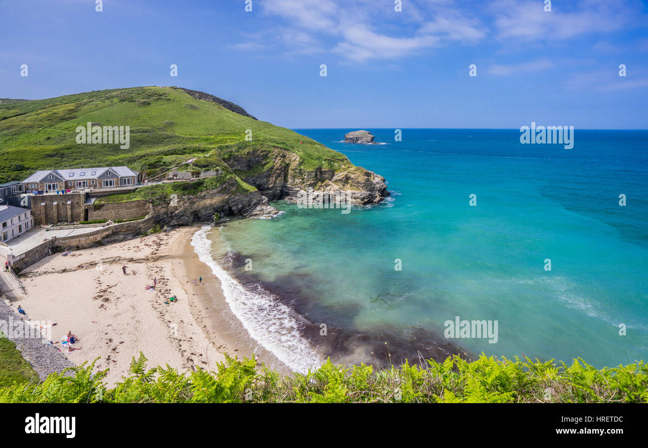 Regno Unito, Cornwall, Patrimonio Godrevy-Portreath Costa, Portreath, scogliere sul lato ovest della spiaggia Portreath Foto Stock
