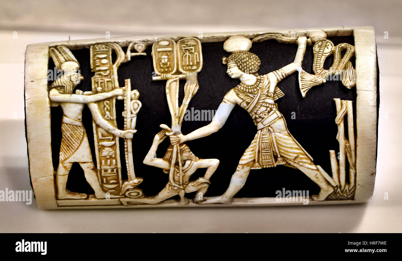 Bracer del faraone Thothmose IV nuovo regno XVII Dinastia 1397-1388 BC Avorio Amarna egiziano Egitto Foto Stock