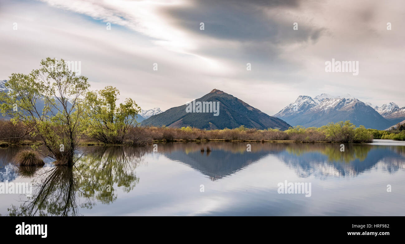 Glenorchy laguna, sul retro montagne, Glenorchy in Queenstown, Southland, Nuova Zelanda Foto Stock