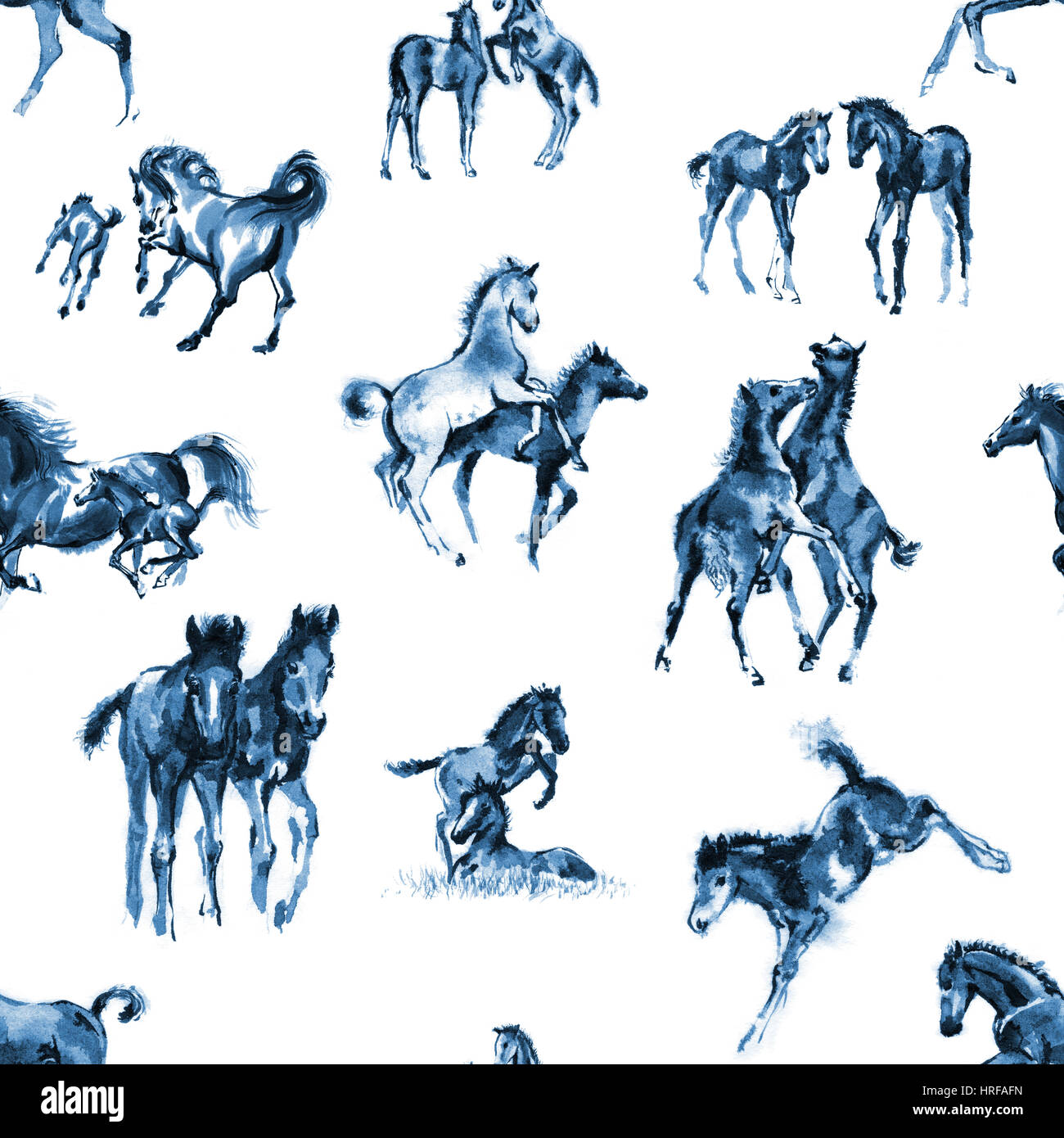 Sfondo senza soluzione di continuità con la riproduzione di fattrici e puledri, orientali della pittura di inchiostro nei toni del blu. Isolato su sfondo bianco. Foto Stock