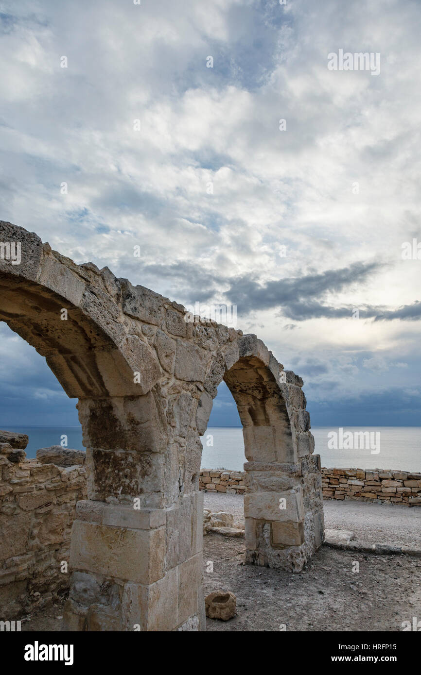 Resti della paleocristiana Basilica episcopale, sito archeologico di Kourion, Cipro Foto Stock