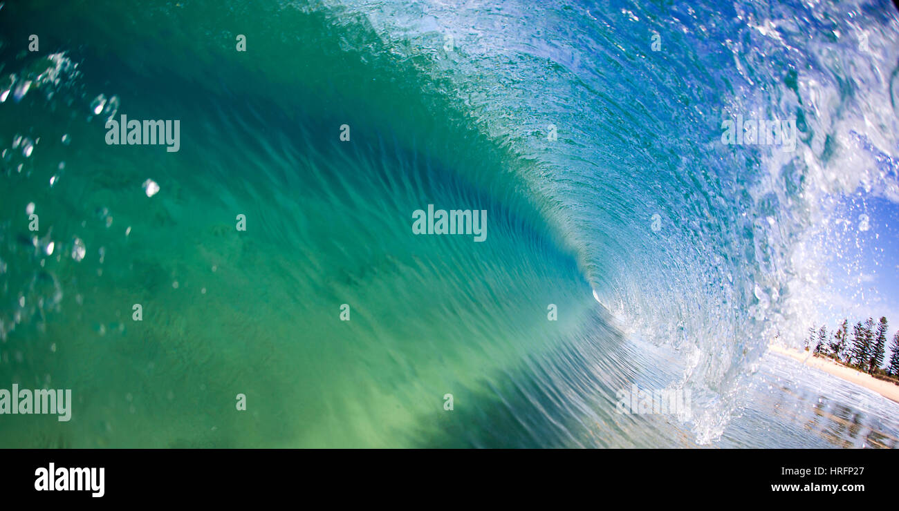 Svuotare il surf canna da una spiaggia australiana Foto Stock