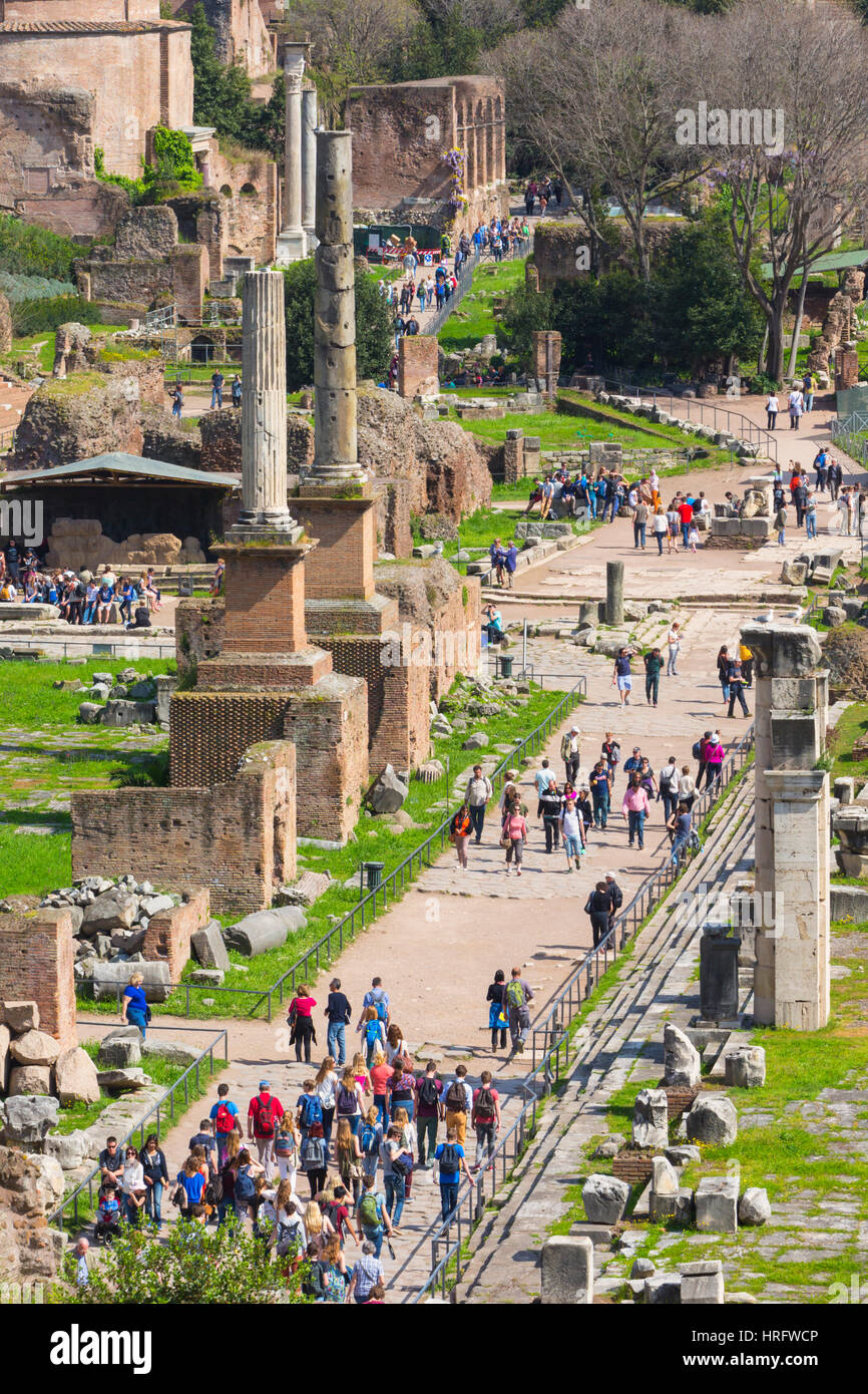 Roma, Italia. Il Foro Romano. Via Sacra, la Via Sacra. Foto Stock