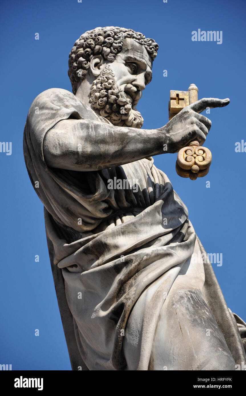 Statua di San Pietro tenendo premuto un tasto. Città del Vaticano Foto Stock