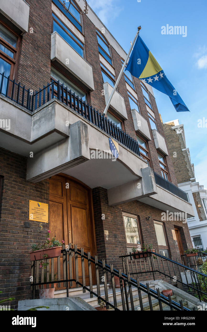 Bandiera Della Bosnia Ed Erzegovina, Disegno A Pennellata Isolato Su Sfondo Bianco Vettore Eps10 32162423 - Foto 2