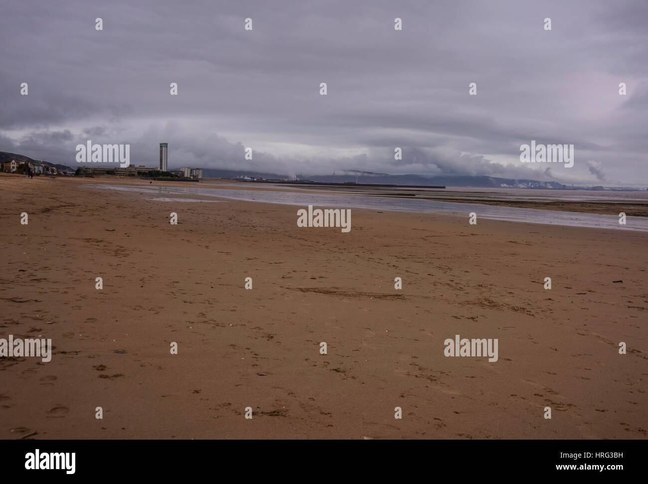 Il primo giorno di primavera a Swansea Bay, South Wales, Regno Unito. Foto Stock