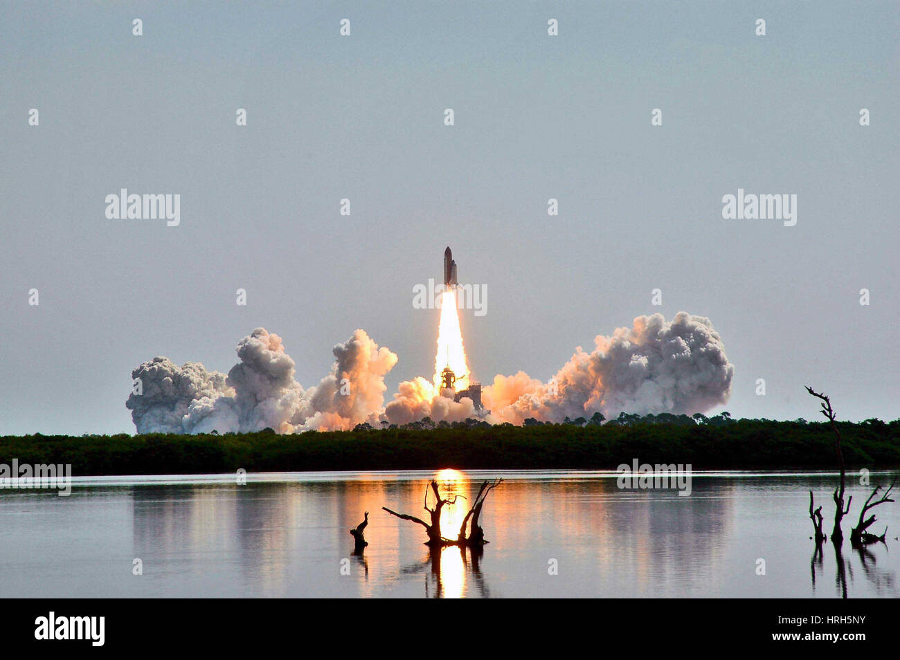 STS-114, lo Space Shuttle Discovery lancio, 2005 Foto Stock
