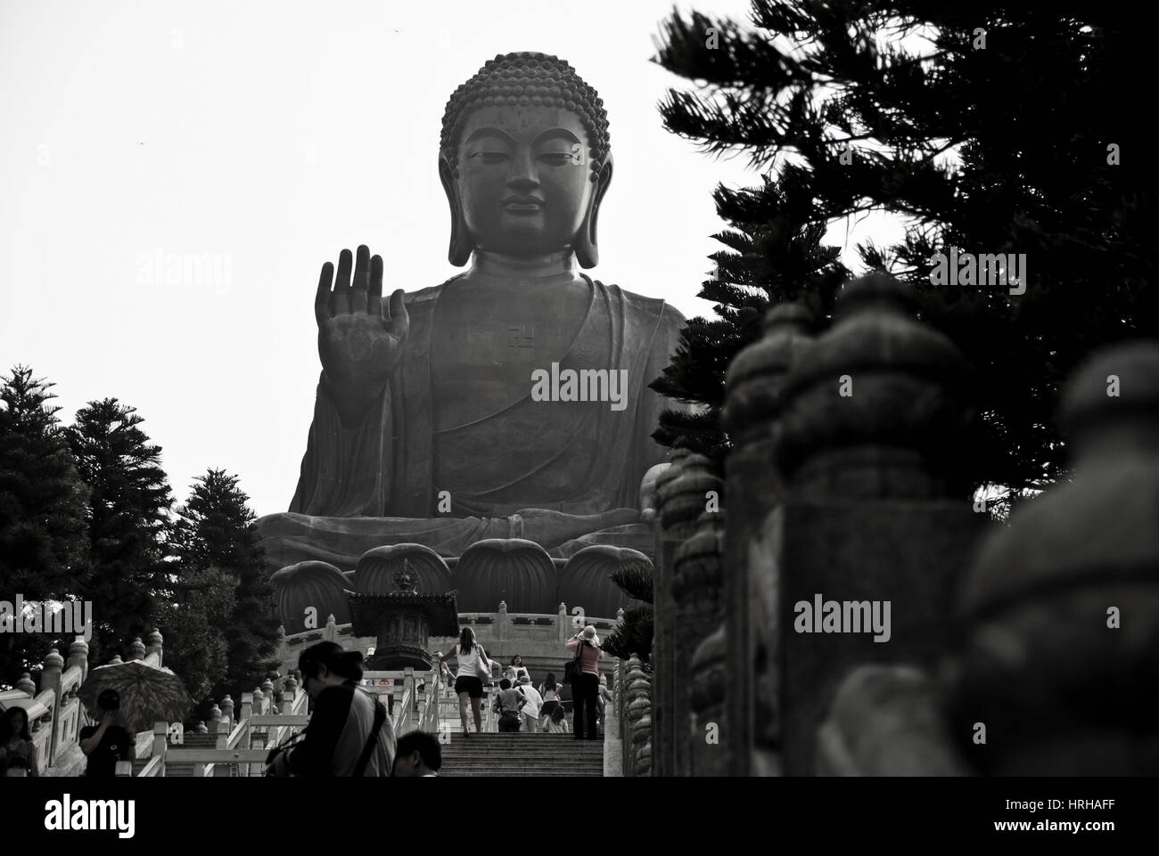 Tian Tan Buddha, weltgroesste sitzende Buddhastatue auf Lantau Island, Hong Kong, Cina - Tian Tan Buddha, Isola di Lantau, Hong Kong, Cina Foto Stock