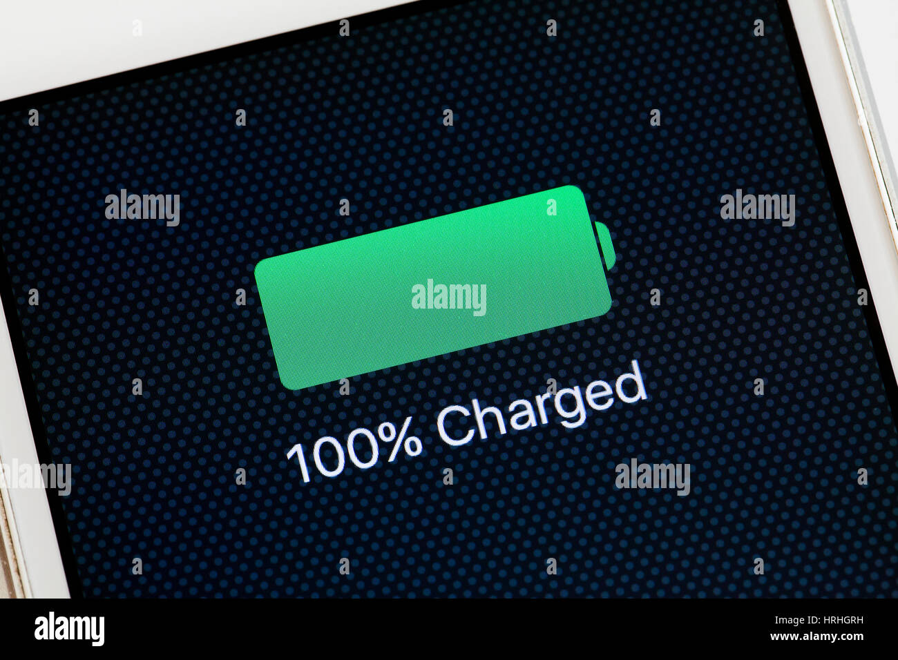 100% di carica della batteria messaggio sullo schermo di iPhone (addebito completo icona) - USA Foto Stock