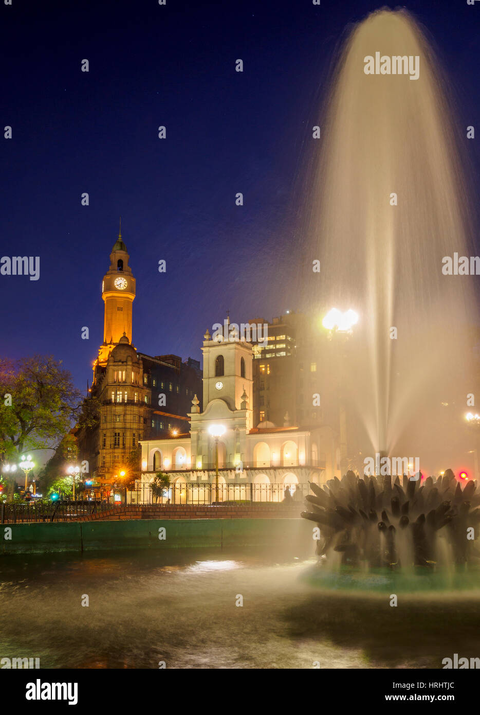Twilight vista della Plaza de Mayo, Monserrat, città di Buenos Aires, Provincia di Buenos Aires, Argentina Foto Stock Twilight vista della Plaza de Mayo, Monserrat, città di Buenos Aires, Provincia di Buenos Aires, Argentina Foto Stock