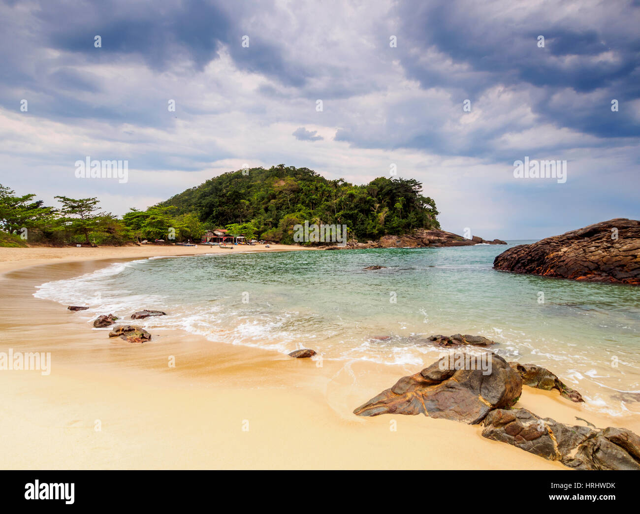Vista della spiaggia Cachadaco, Trinidade, Paraty Zona, Stato di Rio de Janeiro, Brasile Foto Stock
