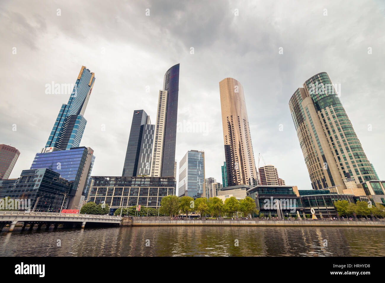 Melbourne, Australia - 27 dicembre 2016: grattacieli in Melbourne CBD, Yarra Southbank, Victoria Foto Stock