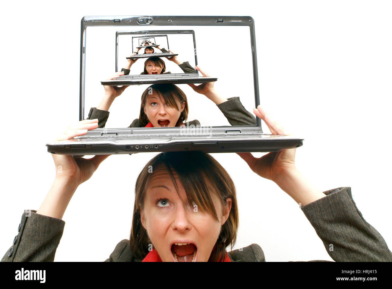 Gesch?ftsfrau mit Laptop am Kopf, Bild im Bild- donna d'affari con computer portatile sulla testa Foto Stock