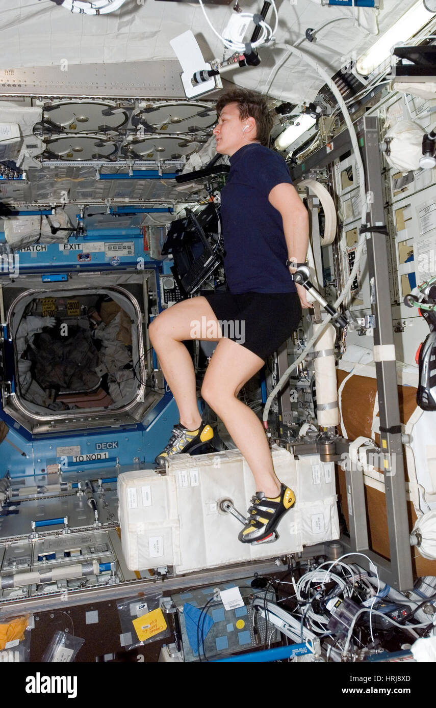 Astronauta Peggy Whitson esercizio Foto Stock