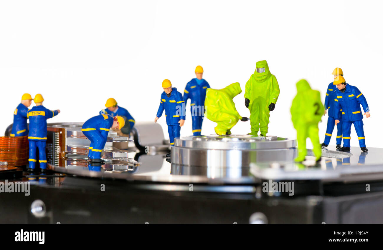 Il team di tecnici di riparazione del disco rigido. Unità disco rigido concetto di riparazione Foto Stock