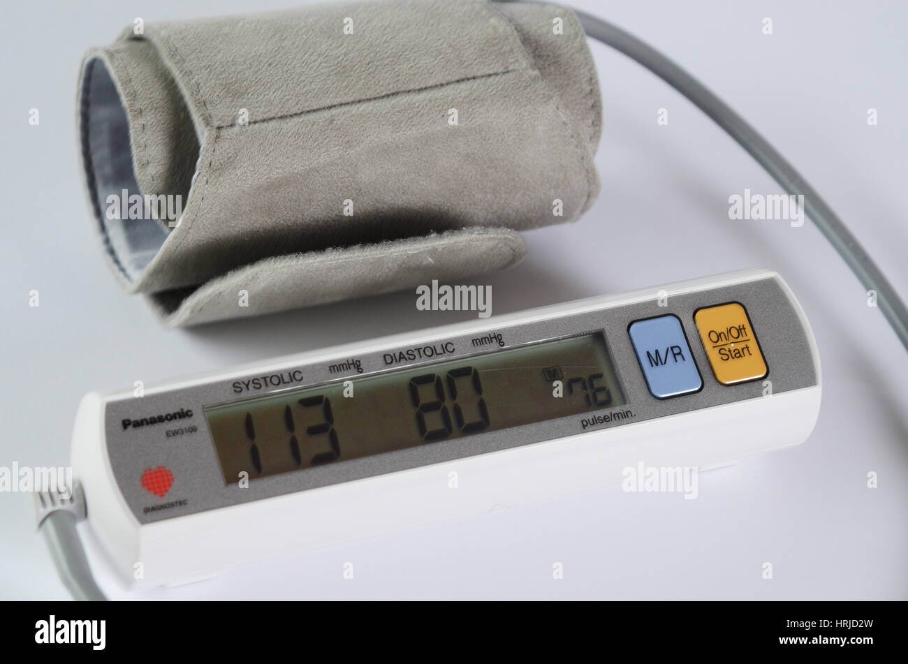 Portable monitor della pressione del sangue Foto Stock