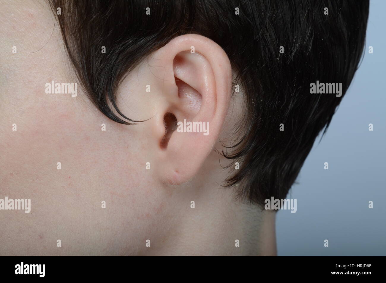 Buco all'orecchio immagini e fotografie stock ad alta risoluzione Alamy