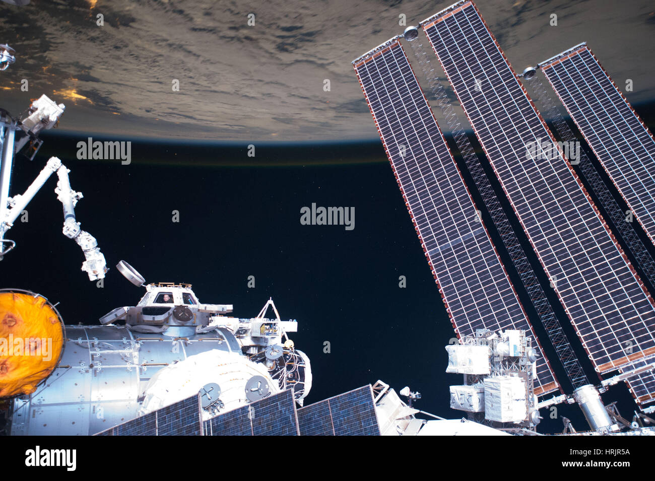 Astronauta nella Stazione Spaziale Internazionale Foto Stock
