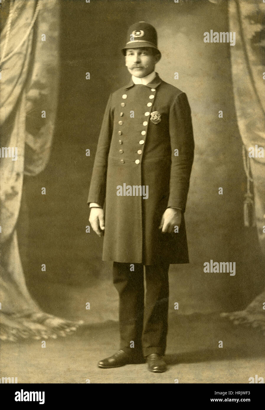 Antique 1891 fotografia, poliziotto a Warren, Pennsylvania, USA. Fonte: originale stampa fotografica. Foto Stock