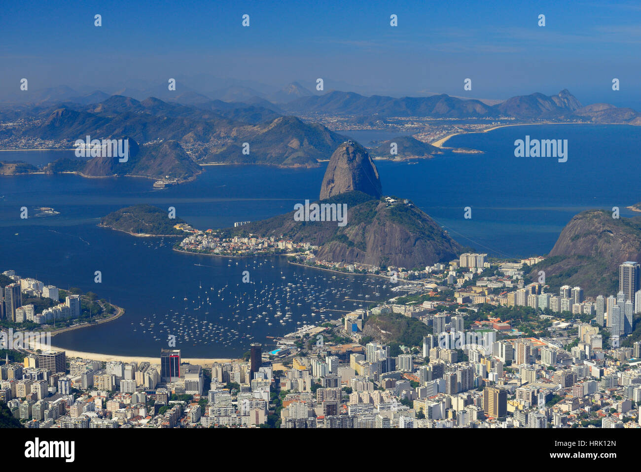 Vista della città e la Montagna Sugar Loaf, Corcovado Rio de Janeiro, Brasile Foto Stock